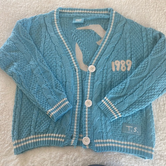 Taylor Swift Official 1989 Cardigan - Picture 2 of 11